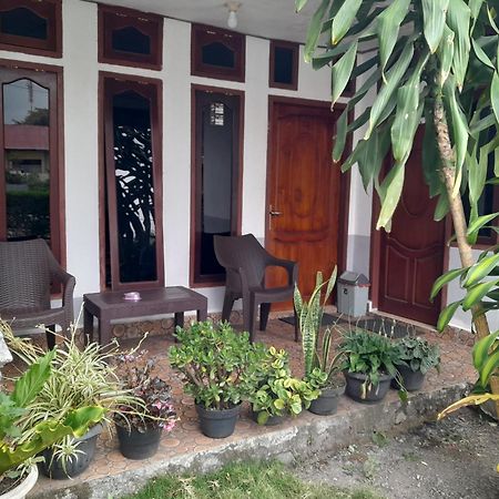 Arnolds Familly Homestay Bajawa Esterno foto
