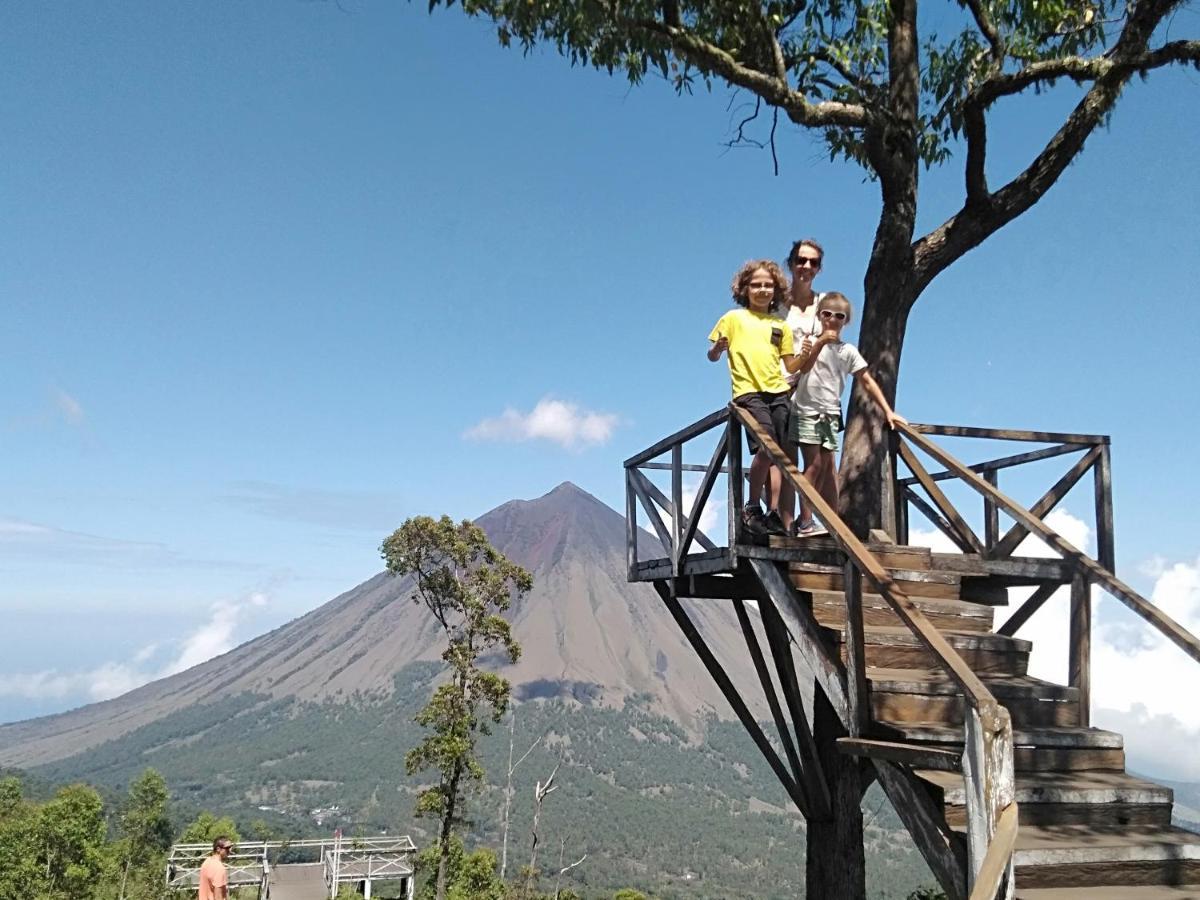 Arnolds Familly Homestay Bajawa Esterno foto