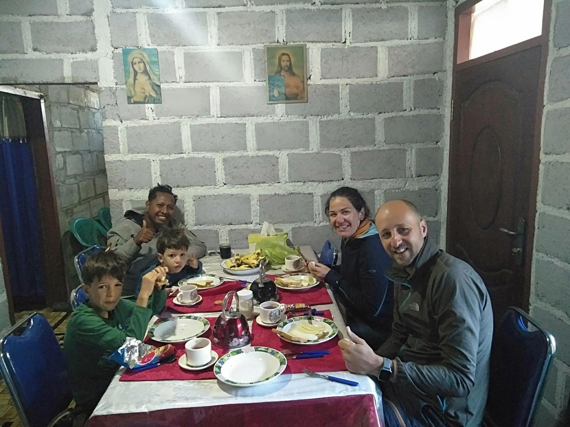 Arnolds Familly Homestay Bajawa Camera foto